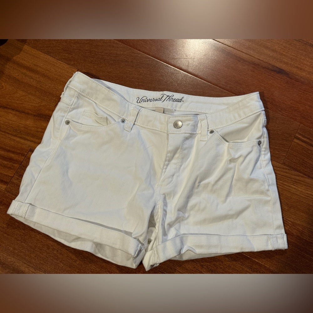 Universal Thread Women's White Shorts